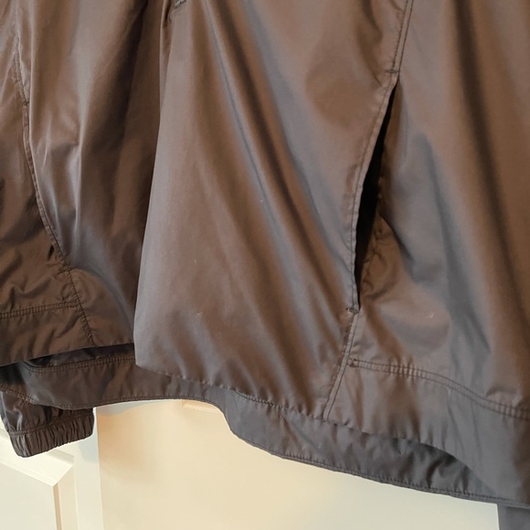 Lululemon windbreaker - Picture 5 of 5
